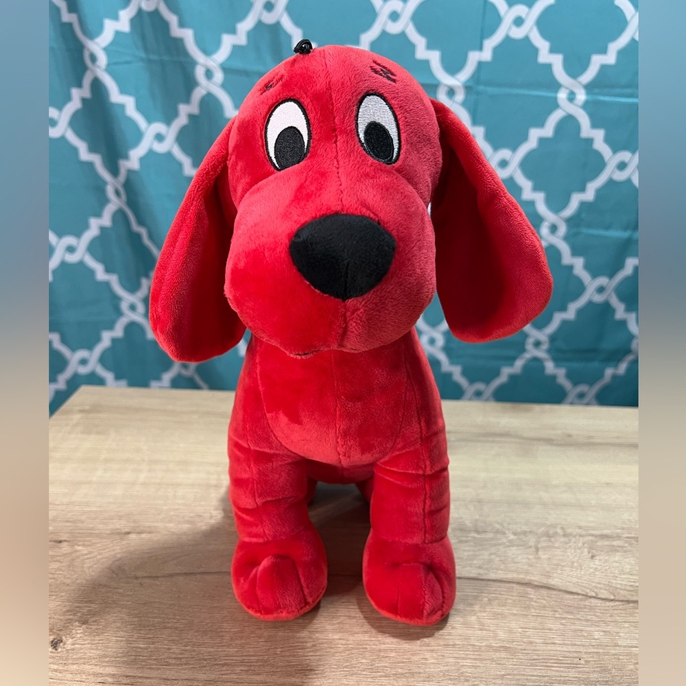Clifford The Big Red Dog Plush - Picture 8 of 10